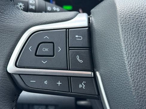 Certified 2025 Toyota Sienna XLE image 31