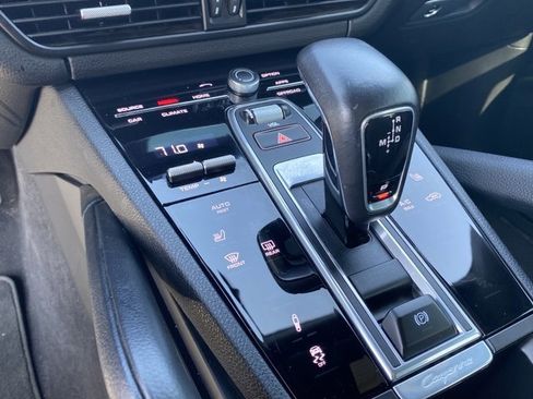 Used 2021 Porsche Cayenne Coupe w/ Premium Package image 18