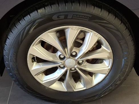 Used 2019 Kia Sedona LX FWD image 8