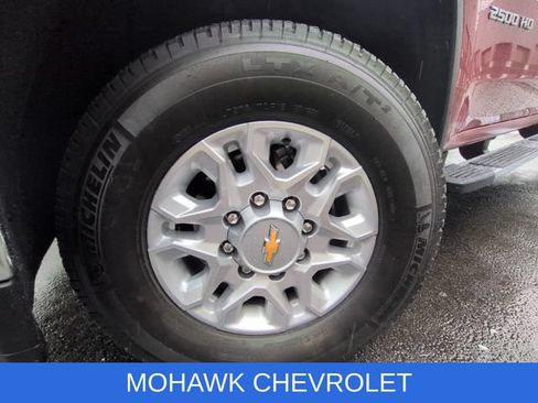 Used 2022 Chevrolet Silverado 2500 LTZ w/ LTZ Convenience Package AWD/4WD image 7