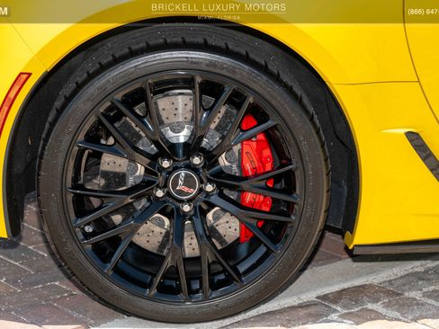 Used 2015 Chevrolet Corvette Z06 w/ 3LZ Preferred Equipment Group RWD image 39