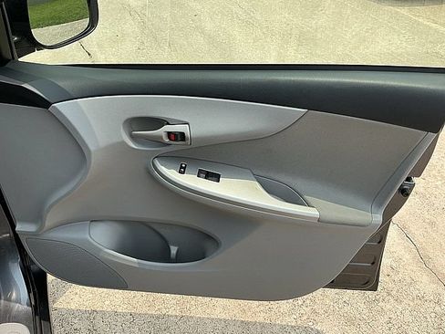 Used 2011 Toyota Corolla LE FWD image 10