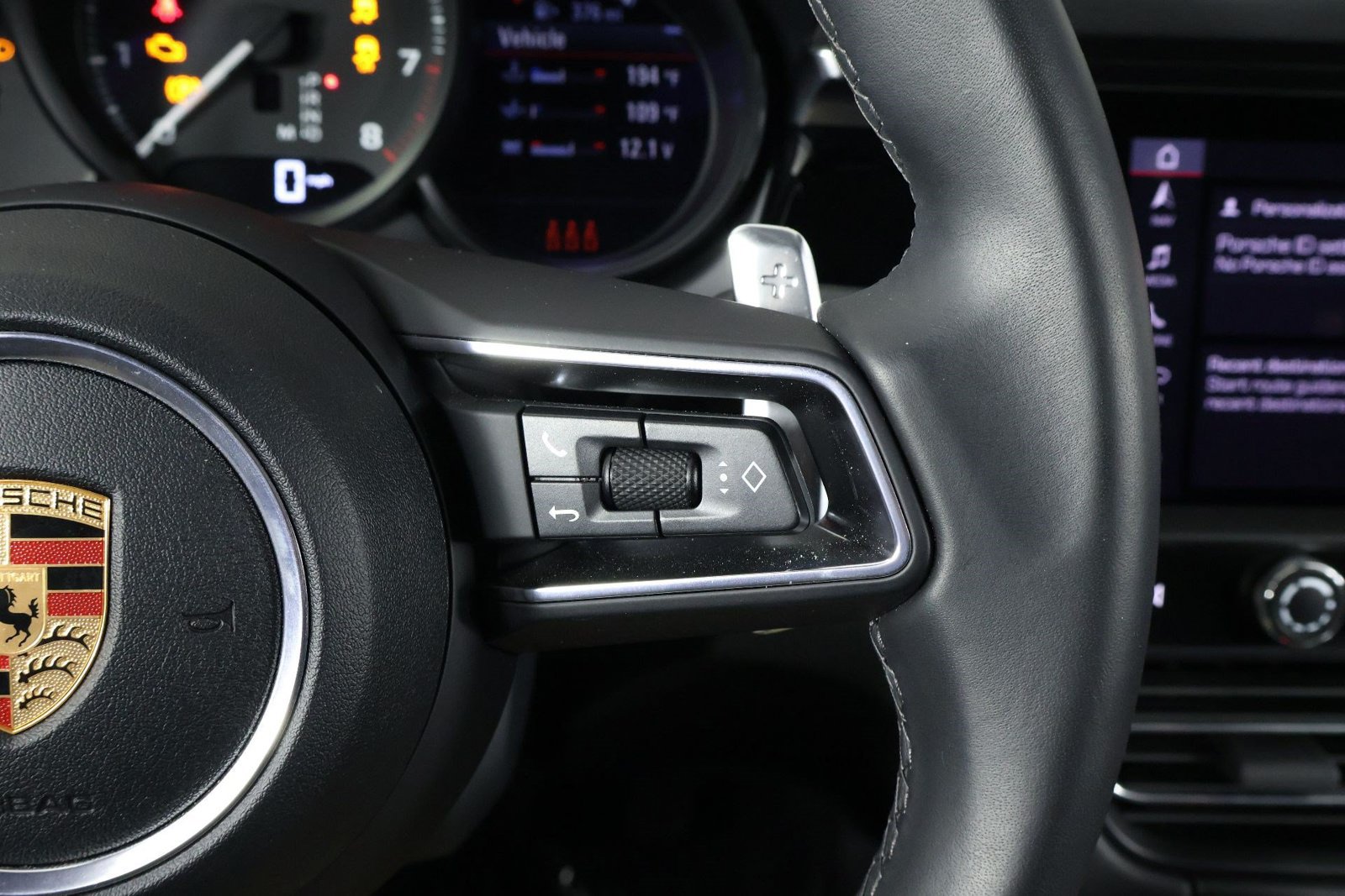 Certified 2026 Porsche Macan AWD/4WD image 15