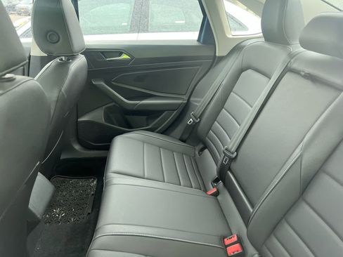 Used 2021 Volkswagen Jetta SE FWD image 6