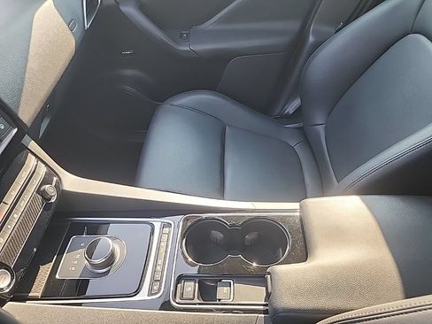 Used 2017 Jaguar F-PACE Premium AWD/4WD image 13