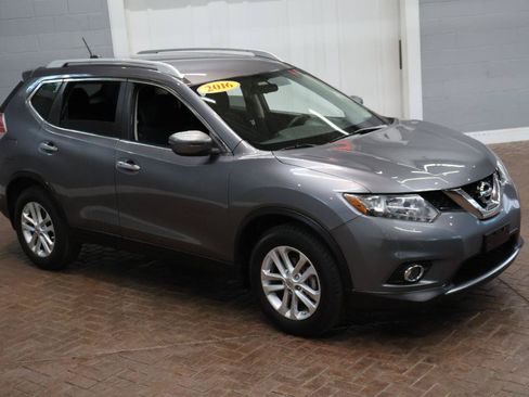 Used 2016 Nissan Rogue SV FWD image 26