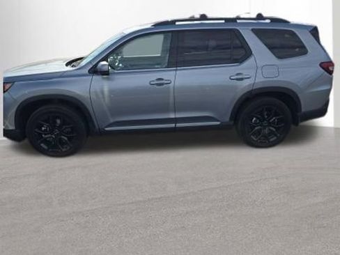 Certified 2025 Honda Pilot Touring image 1