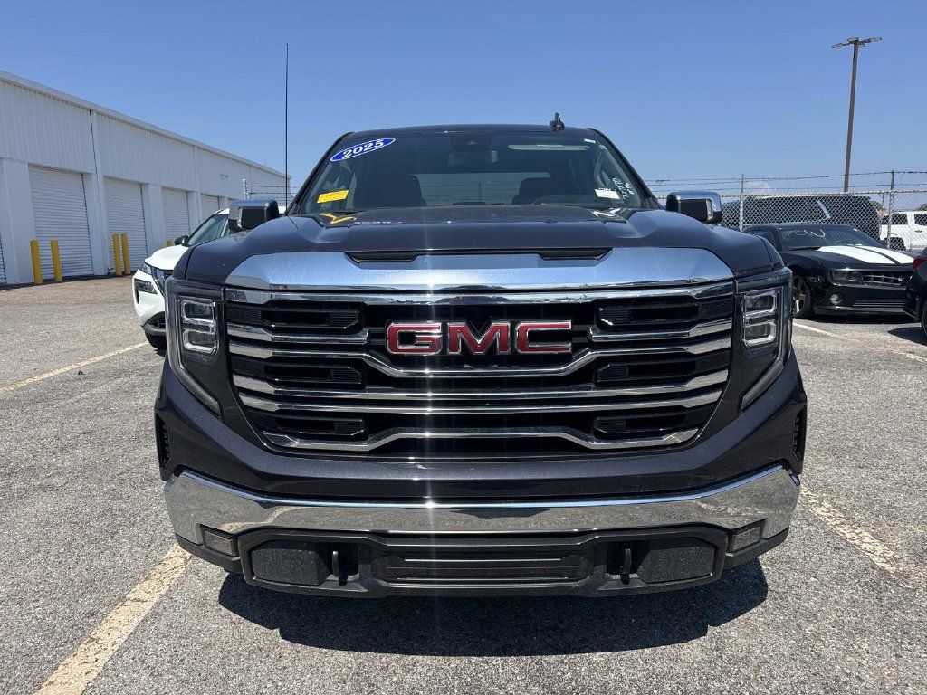 Used 2025 GMC Sierra 1500 SLT RWD image 2