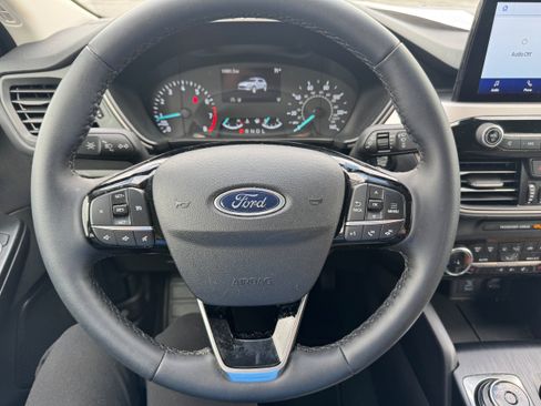 Used 2022 Ford Escape SE w/ SE Sport Appearance Package AWD/4WD image 13