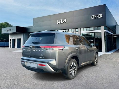 Used 2022 Nissan Pathfinder Platinum w/ Cargo Package image 8
