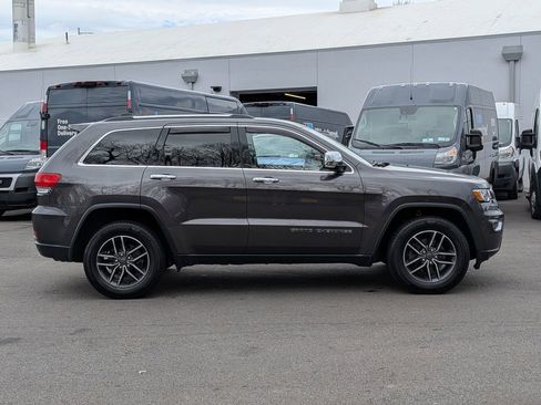 Used 2019 Jeep Grand Cherokee Limited image 2
