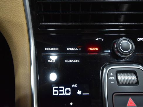Used 2018 Porsche Panamera 4S AWD/4WD image 36