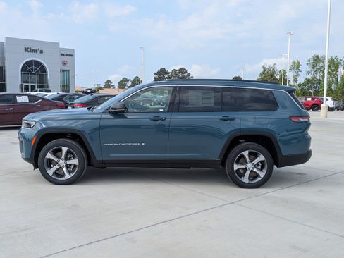 New 2026 Jeep Grand Cherokee L Limited AWD/4WD image 2