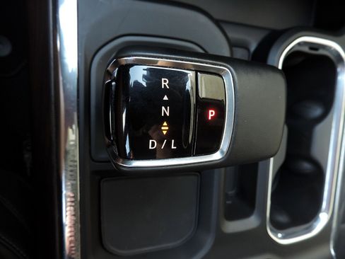 Certified 2023 GMC Sierra 1500 SLT RWD image 23
