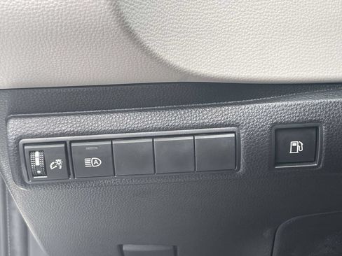Used 2025 Toyota Corolla LE FWD image 20