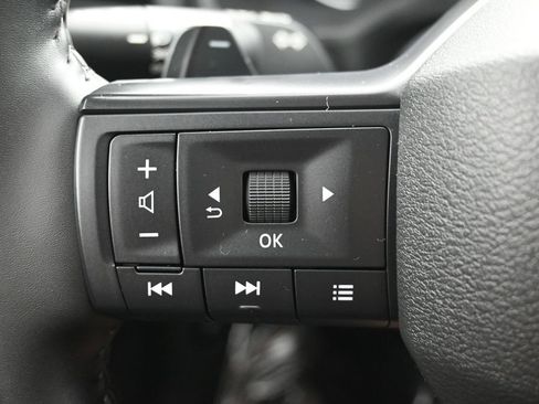 Used 2026 Nissan Rogue SV AWD/4WD image 34
