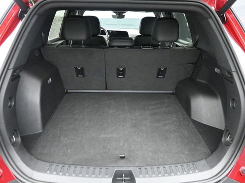 Used 2025 Chevrolet Equinox LT w/ Convenience Package II image 9