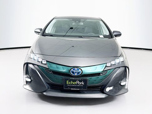 Used 2017 Toyota Prius Prime Advanced image 2