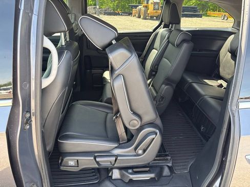 Used 2023 Honda Odyssey Elite image 12