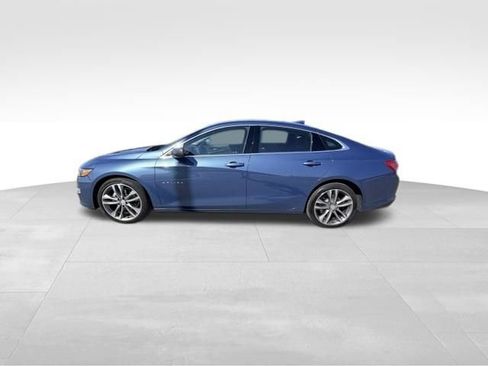Used 2025 Chevrolet Malibu LT FWD image 3