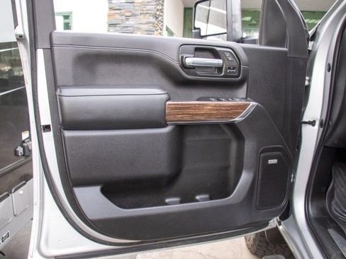 Used 2023 Chevrolet Silverado 2500 High Country image 9