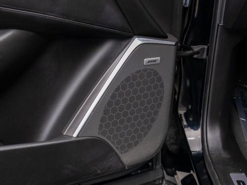 Used 2019 Cadillac Escalade Luxury image 17
