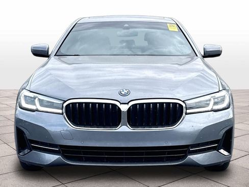 Used 2023 BMW 530e w/ Premium Package RWD image 2