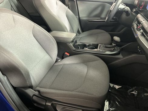Used 2025 Kia K4 FWD image 26