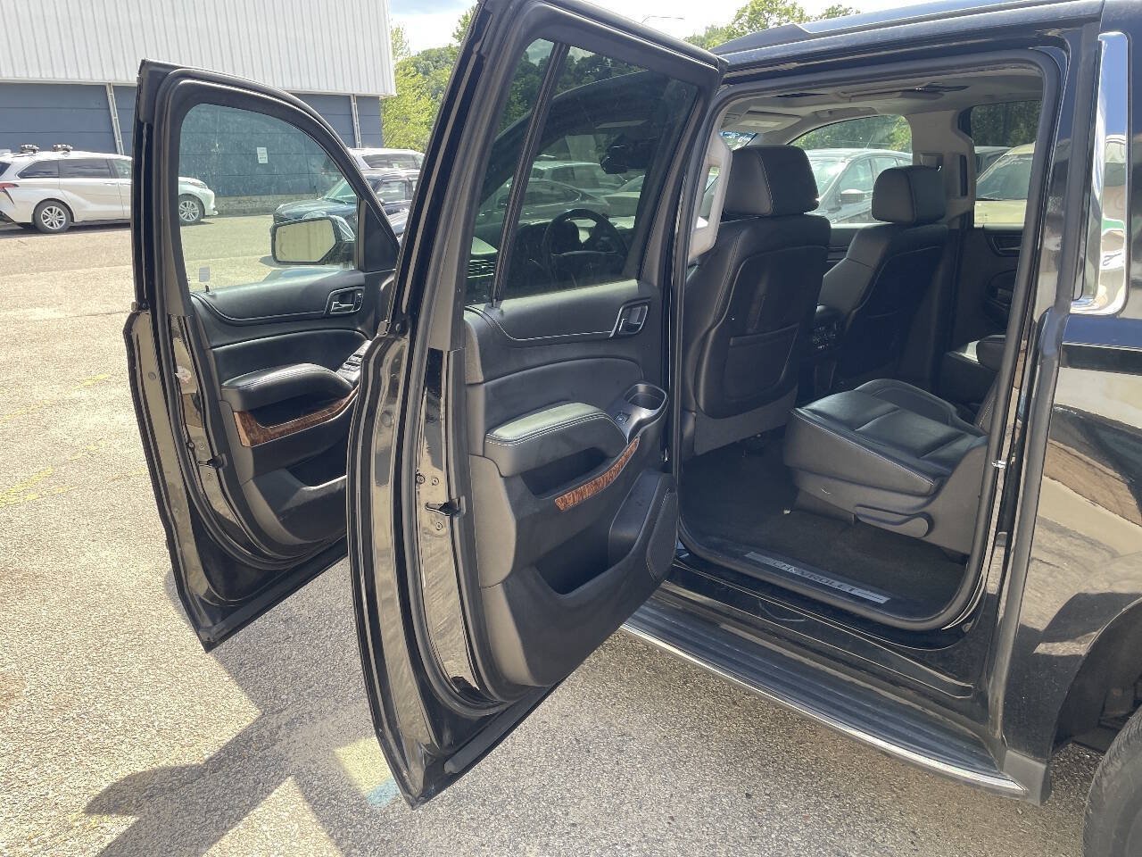 Used 2016 Chevrolet Suburban LTZ AWD/4WD image 17