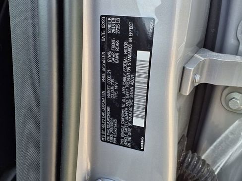 Certified 2023 Volvo XC60 B5 Ultimate w/ Climate Package FWD image 32