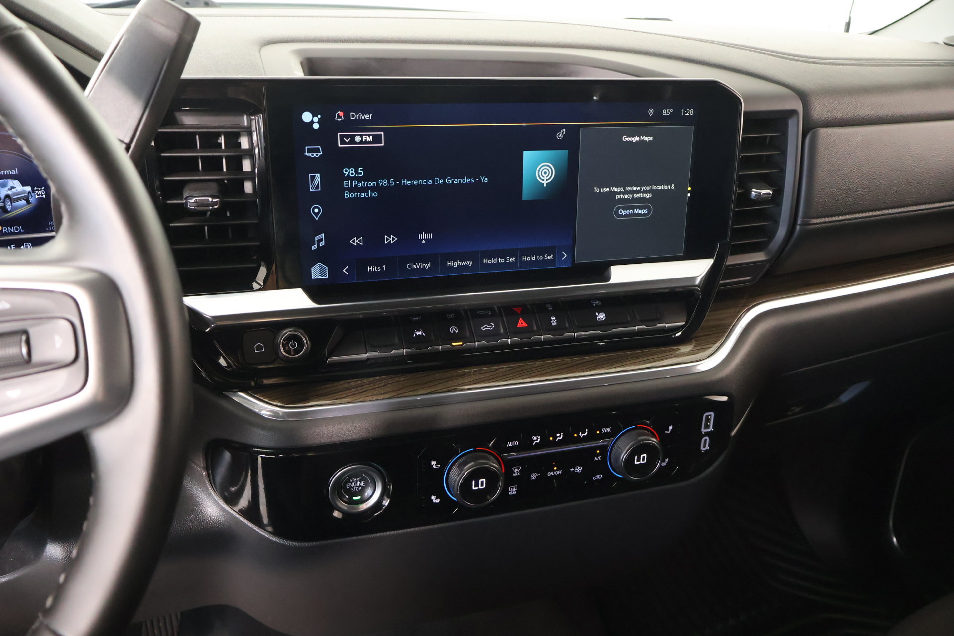 Used 2024 Chevrolet Silverado 1500 LT AWD/4WD image 5