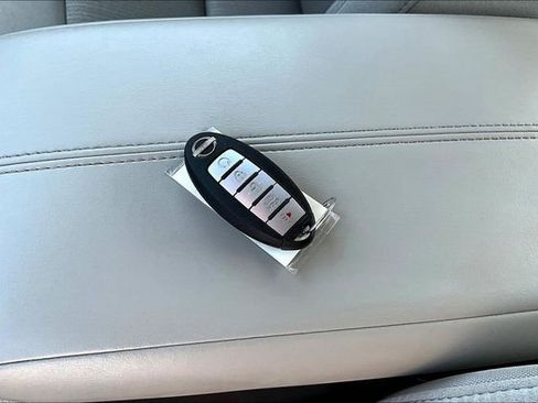 Used 2025 Nissan Altima 2.5 SV FWD image 31