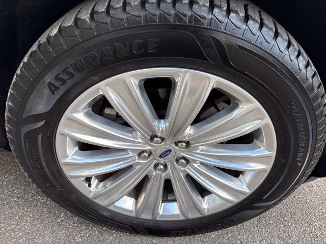Used 2022 Ford Explorer Limited w/ Equipment Group 301A AWD/4WD image 13