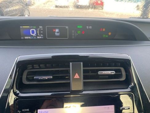 Used 2022 Toyota Prius XLE image 19