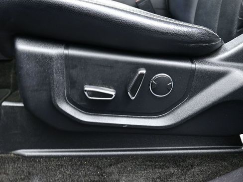 Used 2018 Ford F150 Lariat w/ Equipment Group 502A Luxury image 15