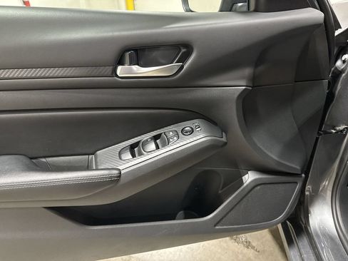 Used 2024 Nissan Altima 2.5 SV FWD image 20