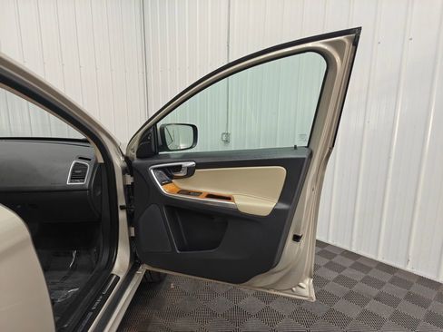 Used 2017 Volvo XC60 T5 Inscription w/ Preferred Option Package image 31