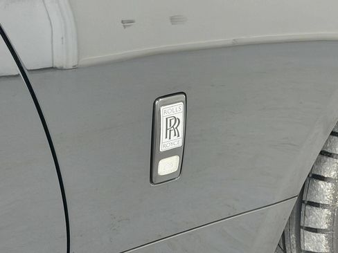 Used 2017 Rolls-Royce Dawn RWD image 49
