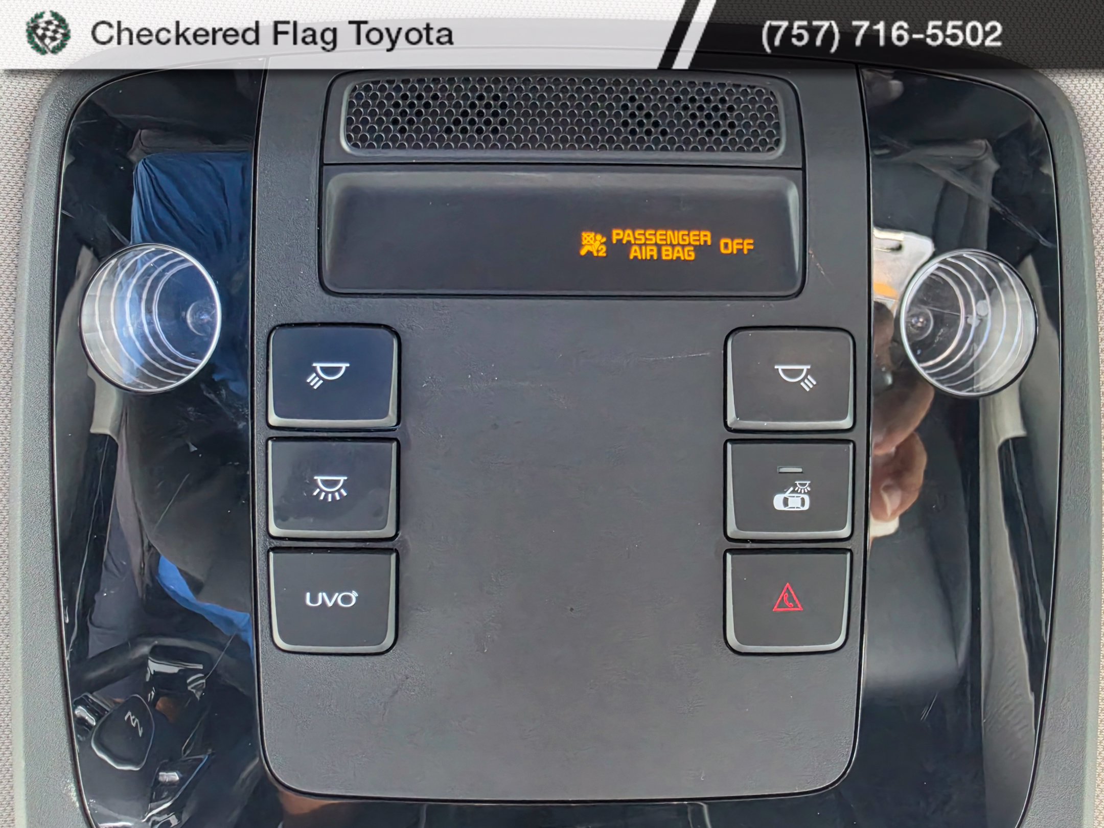 Used 2022 Kia Carnival EX FWD image 9