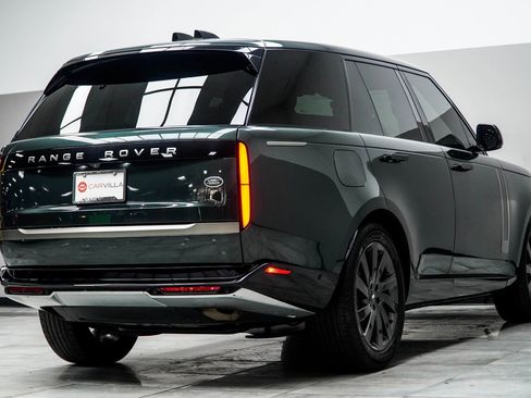 Used 2023 Land Rover Range Rover SE image 12