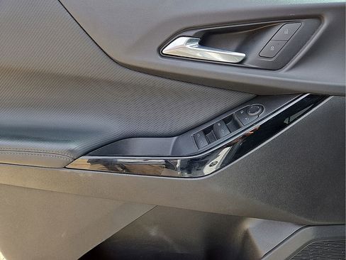 Used 2026 Chevrolet Equinox LT image 19