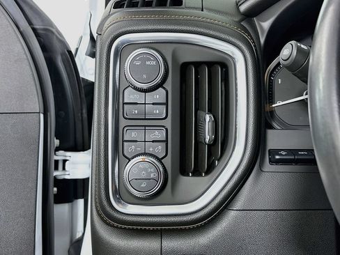 Certified 2020 GMC Sierra 2500 AT4 w/ AT4 Premium Package AWD/4WD image 12