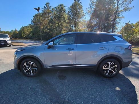 Used 2024 Kia Sportage EX image 7