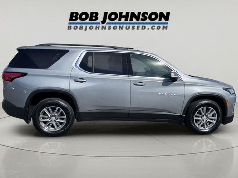 Used 2023 Chevrolet Traverse LT AWD/4WD image 2