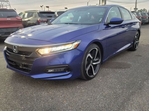 Used 2018 Honda Accord Sport image 9