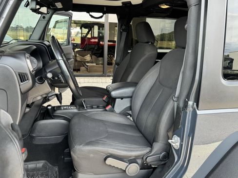 Used 2018 Jeep Wrangler Sport image 28