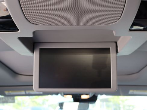 Used 2019 Honda Pilot Touring image 12