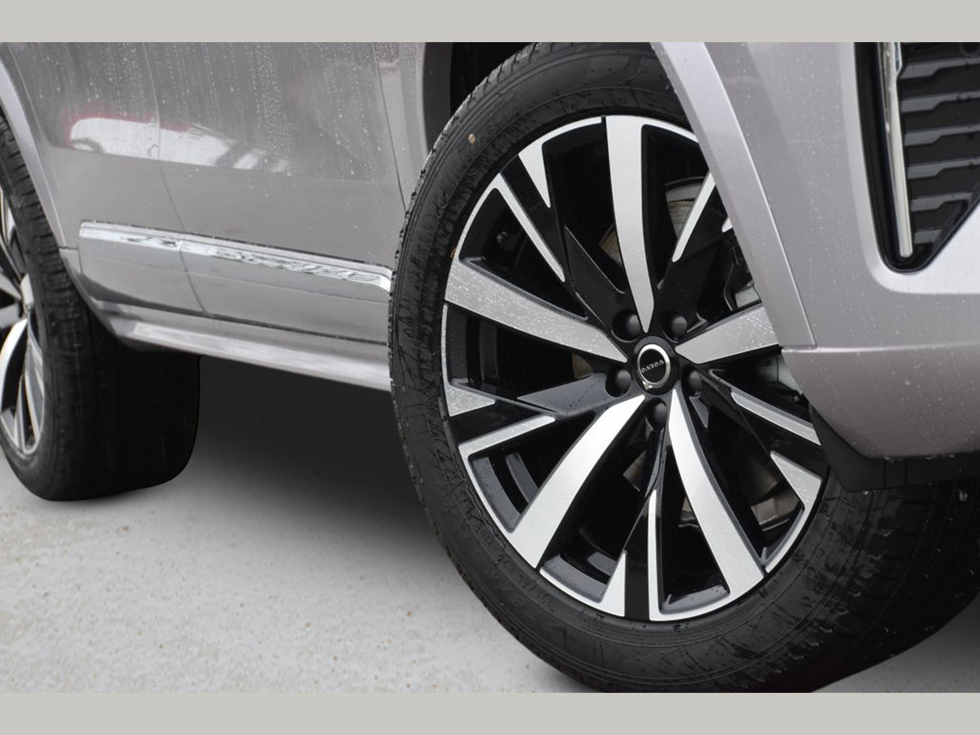 Certified 2026 Volvo XC90 B6 Core w/ Protection Package Premier AWD/4WD image 9