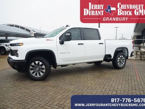 Used 2025 Chevrolet Silverado 2500 Custom w/ Custom Value Package image 4