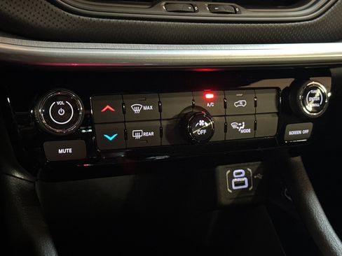 New 2026 Jeep Compass Latitude image 19